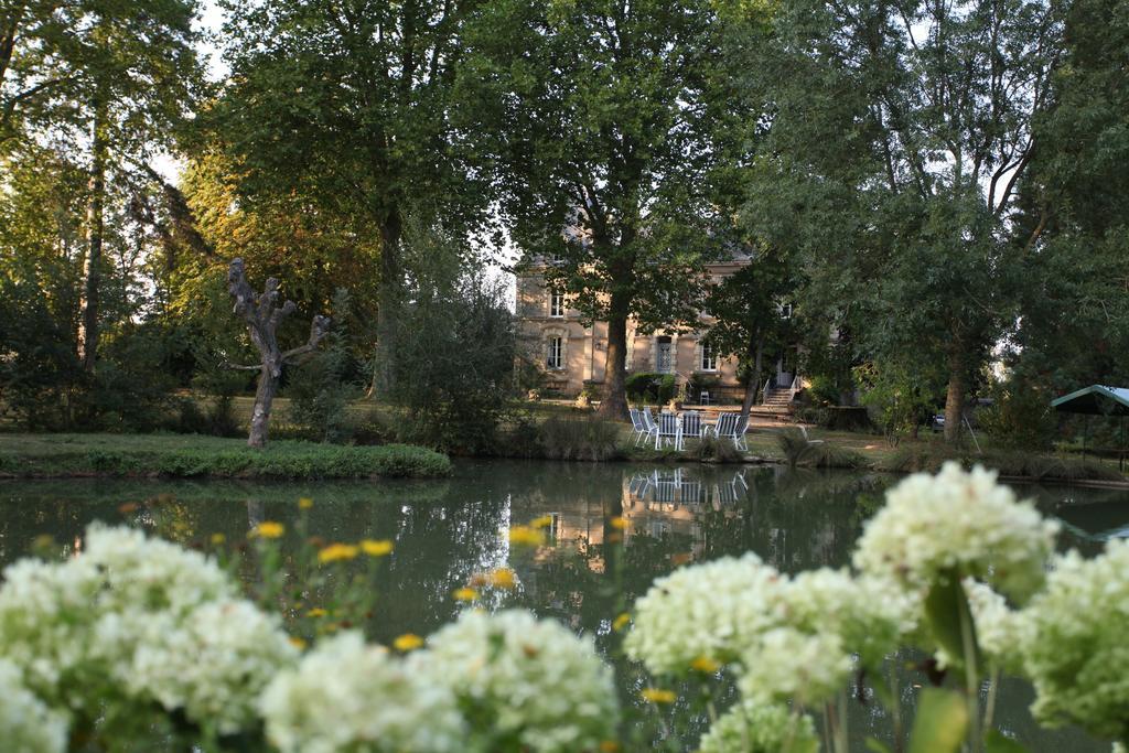 Chateau Du Beugnon Bed & Breakfast Tigné Eksteriør bilde